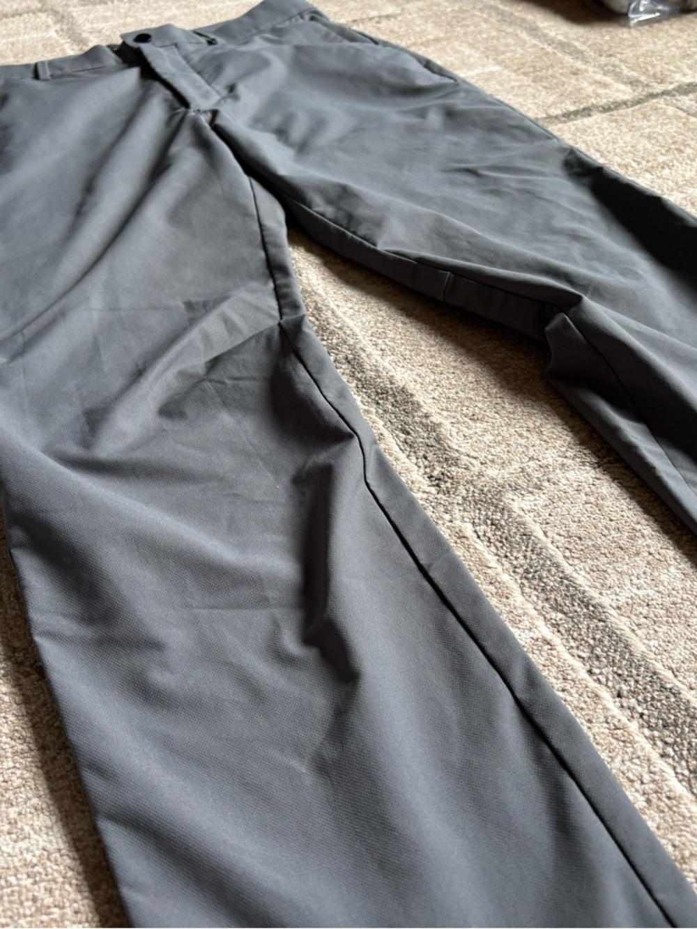 Banana Republic gray outdoor hiking pants, slim fit, size 31x30 Like New - Picture 6 of 11